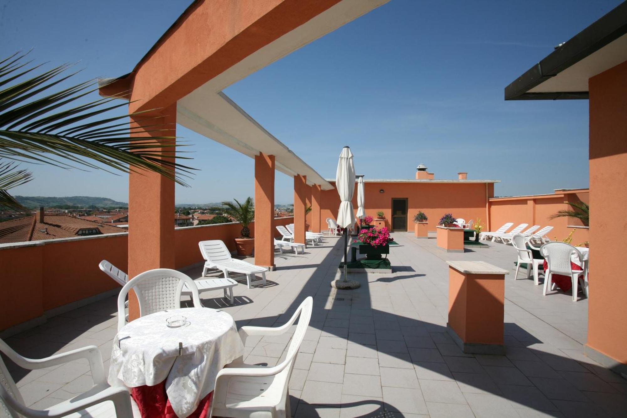 Hotel Solarium Civitanova Marche Exterior foto